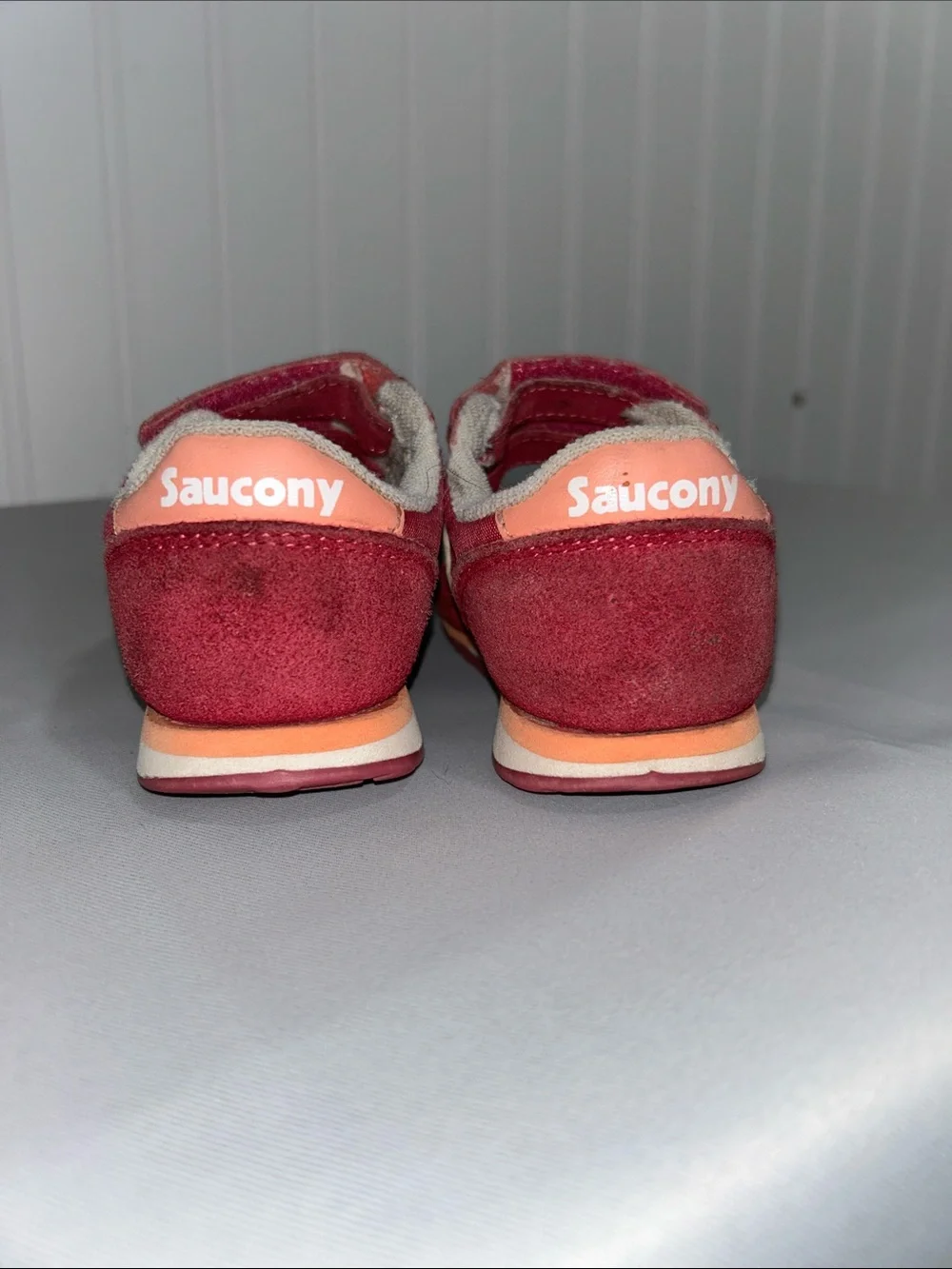 Saucony -JAZZ LOWPRO- Kids Dark Pink and Coral Velcro Sneakers SZ: 5M